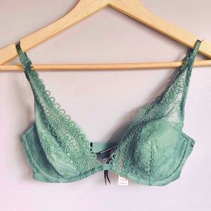 New Victoria’s Secret Very Sexy Plunge Lace Crochet Green Bra 34C